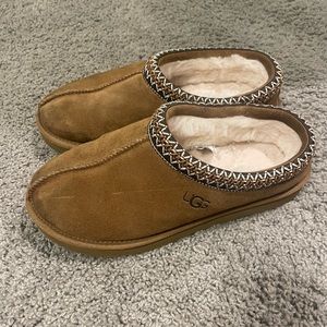 Tasman Ugg - Women’s Size 9 - Ugg Slipper - Lightly worn